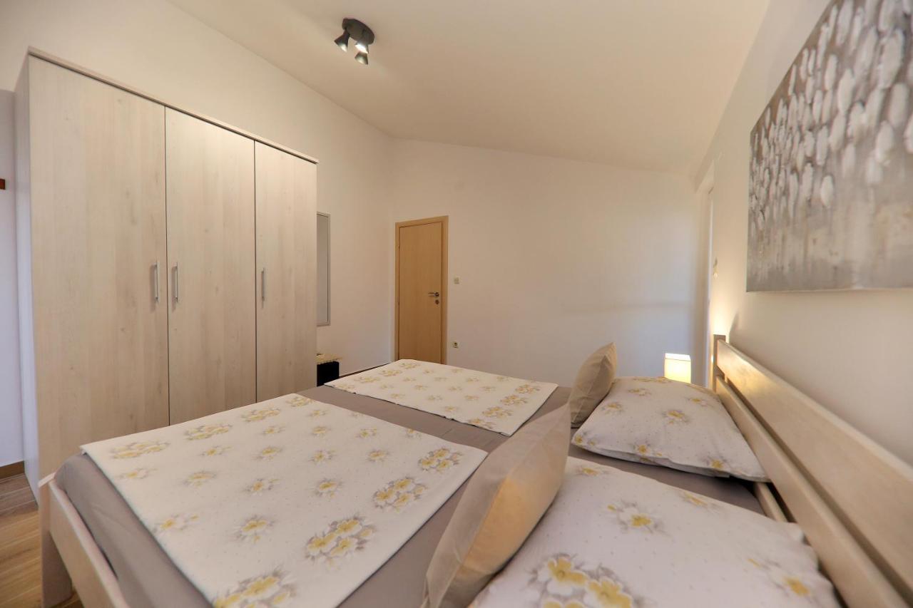 Apartmani Branka Murter Exterior foto